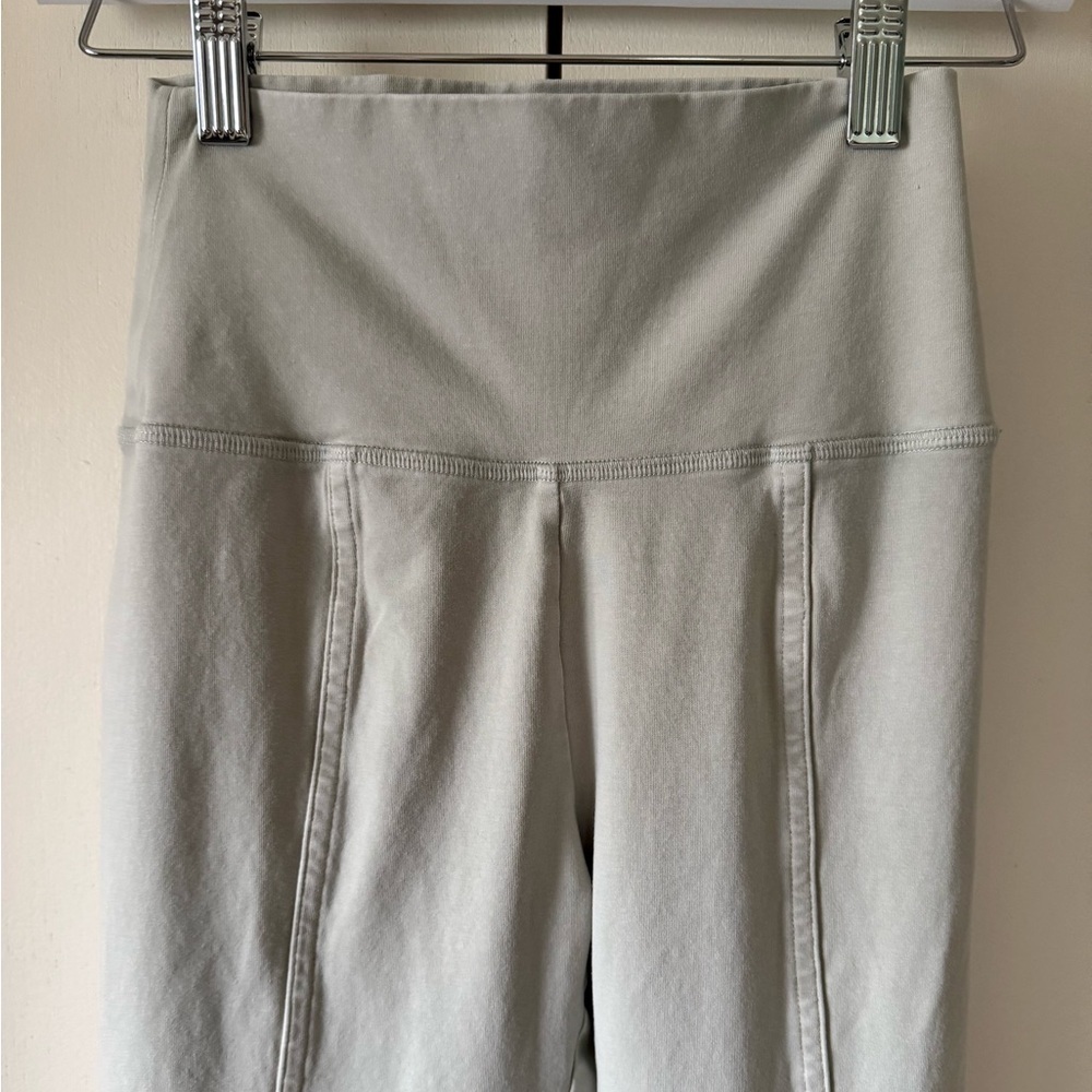 NWT Aerie Offline Light Gray/Green High-Rise Seam Detail Crop Leggings - Picture 3 of 4
